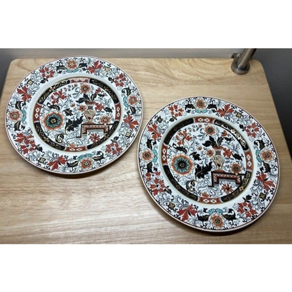 Ashworth's Ironstone Set of 2 Dinner Plates in Old Japan Vase Pattern - 8.5"